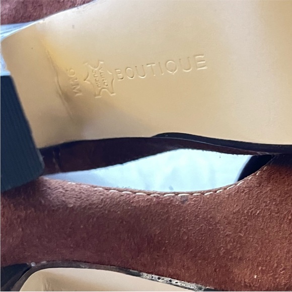 Studio 58 Heels Size 9.5 Great Condition.Brown
Suede w/White Exposed Stitching - Picture 9 of 10